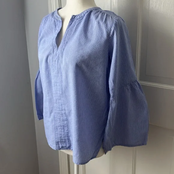 Cute bell sleeve seersucker split neck top blouse - Picture 2 of 7